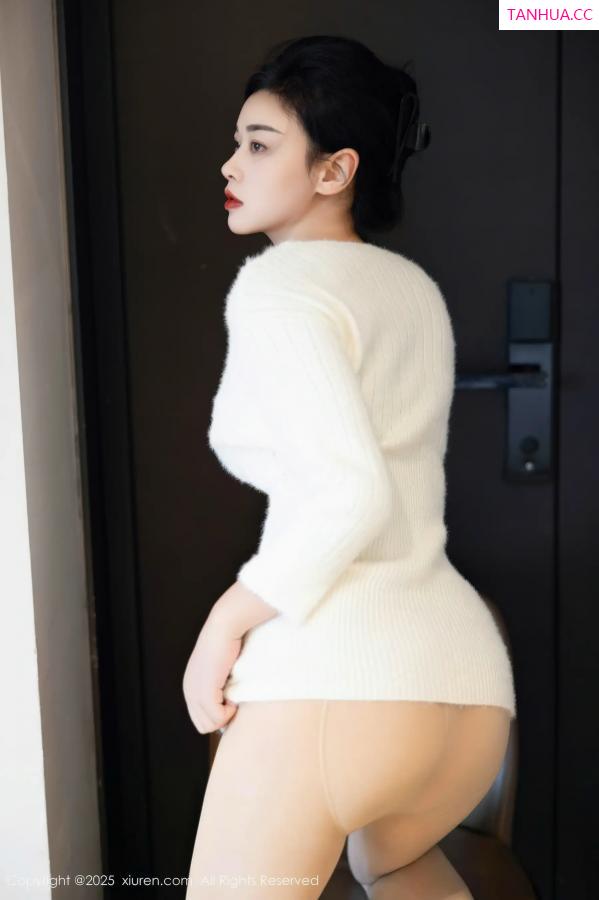   [XiuRen]高清写真图 2025.11.14 No.10986 徐清妍 肉色丝袜第6张图片